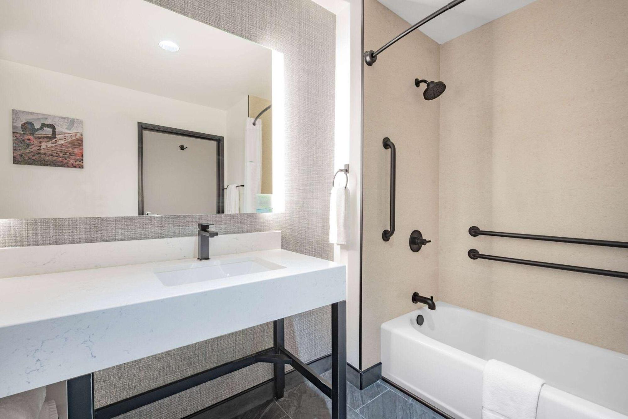 La Quinta Inn & Suites By Wyndham Yucaipa Екстер'єр фото