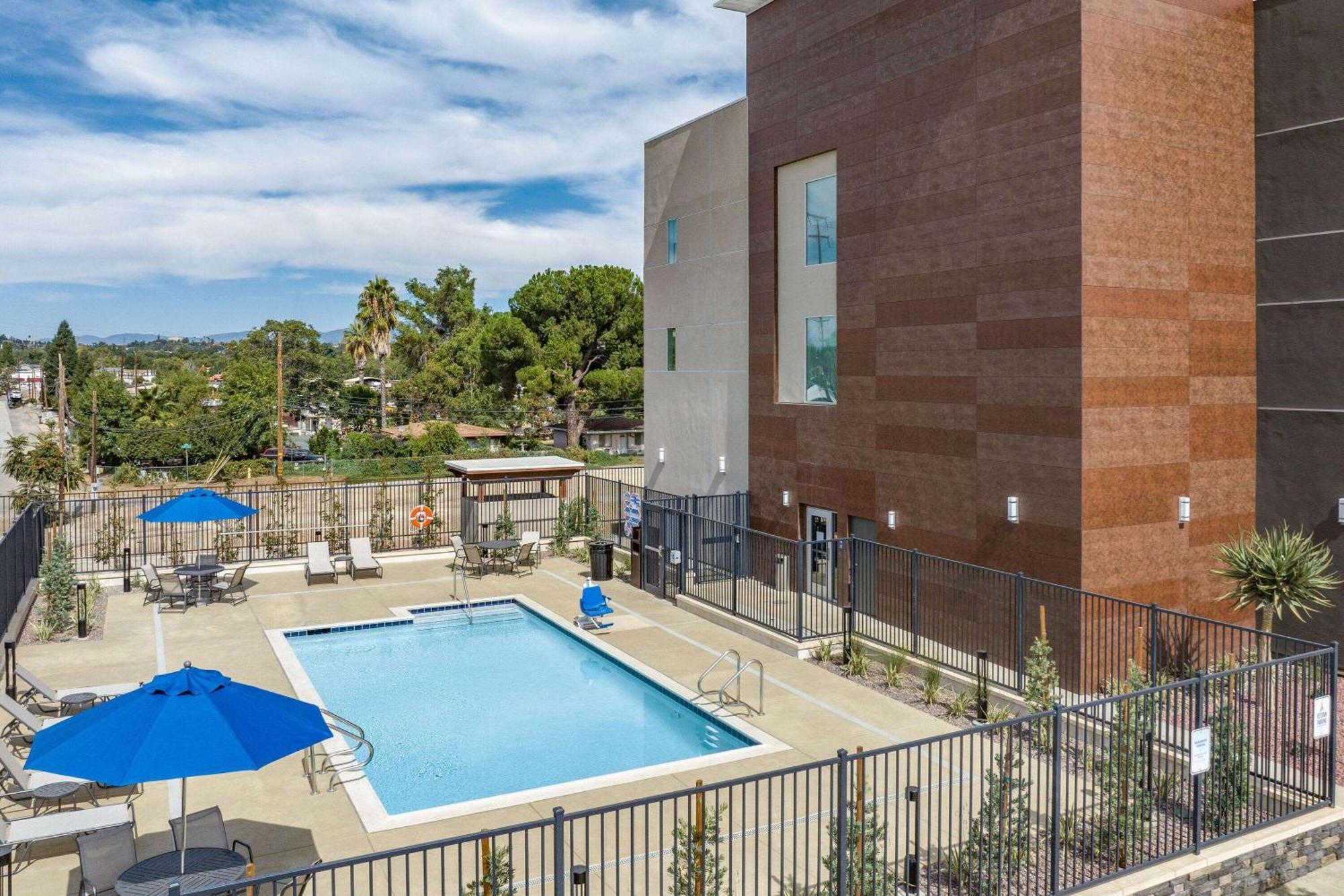 La Quinta Inn & Suites By Wyndham Yucaipa Екстер'єр фото